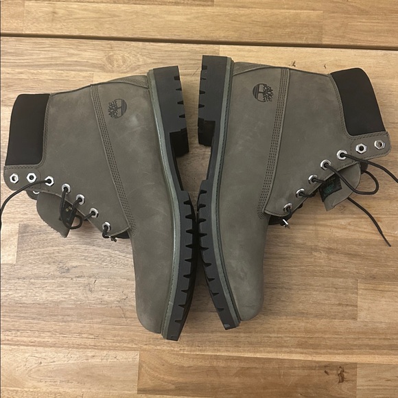 TIMBERLAND ⭐️ Premium 6” waterproof nubuk  boots - Picture 9 of 14
